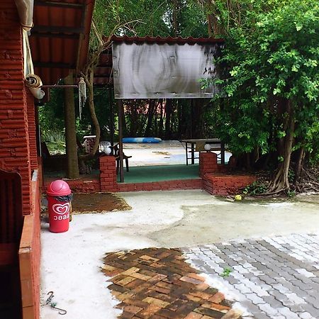 Pine Bungalow Krabi town Exteriör bild