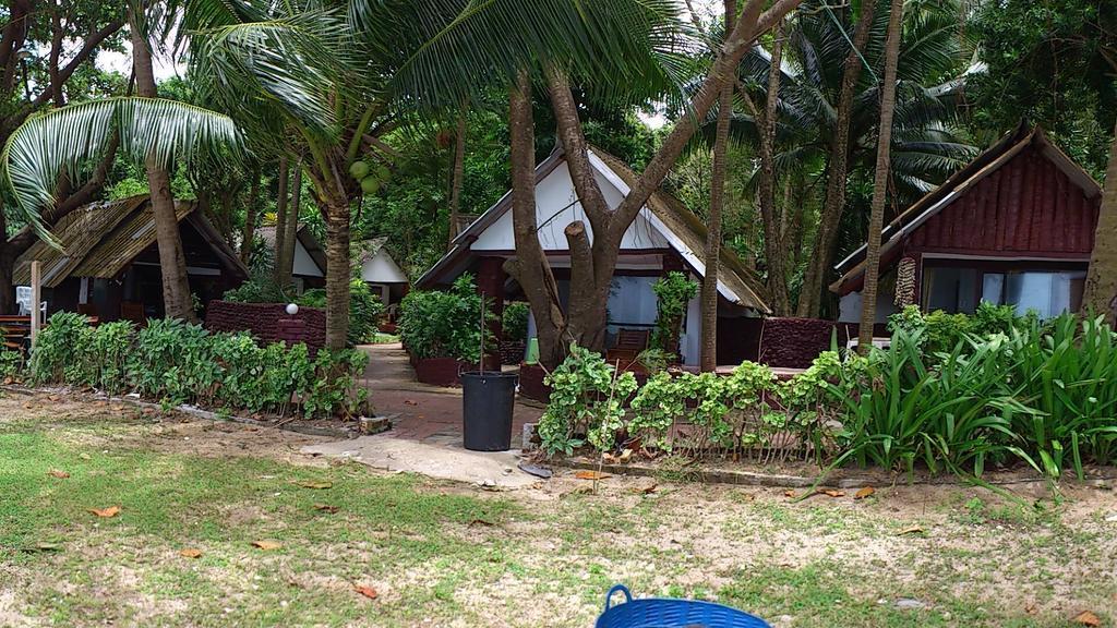 Pine Bungalow Krabi town Exteriör bild