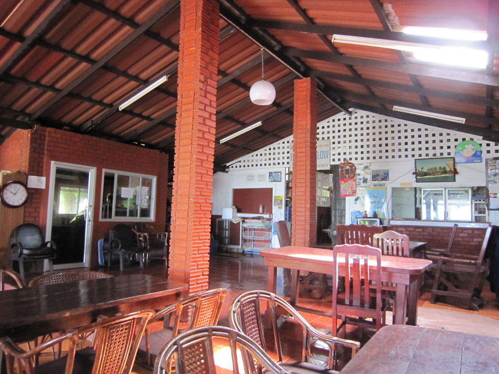 Pine Bungalow Krabi town Exteriör bild