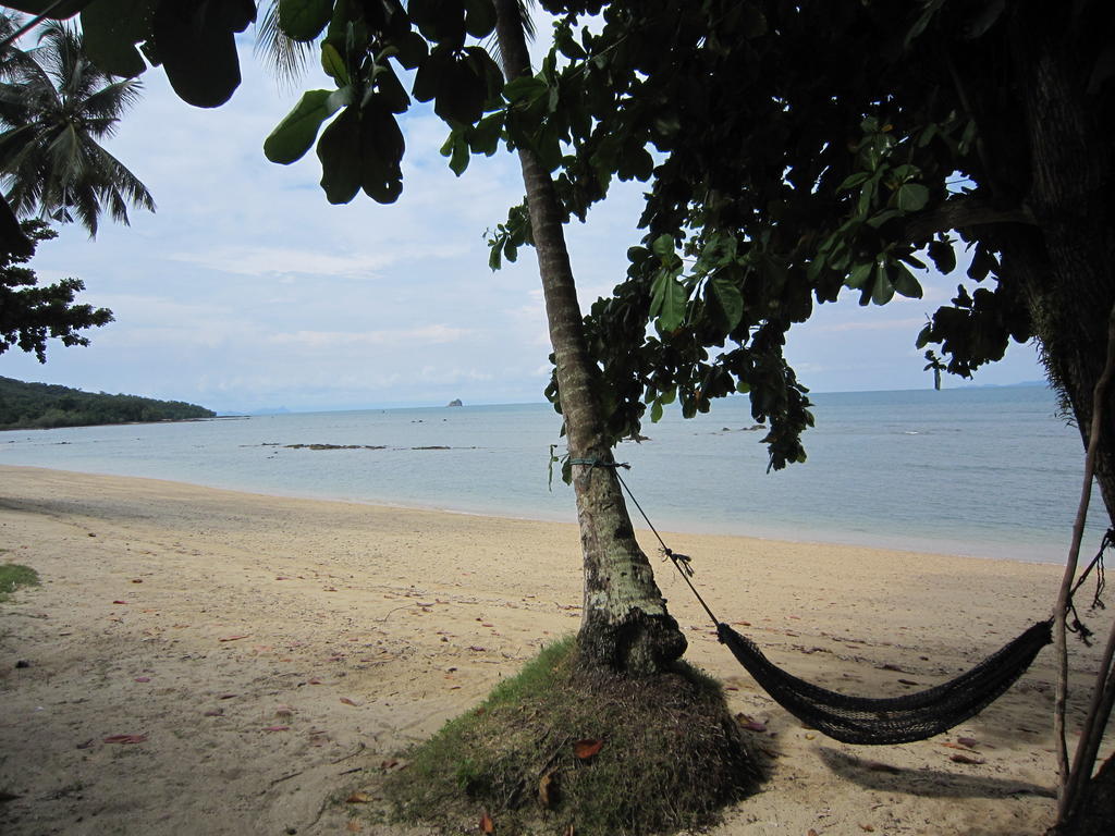 Pine Bungalow Krabi town Exteriör bild