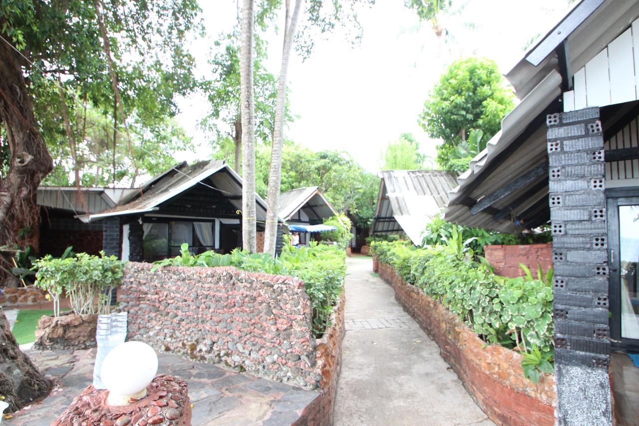 Pine Bungalow Krabi town Exteriör bild