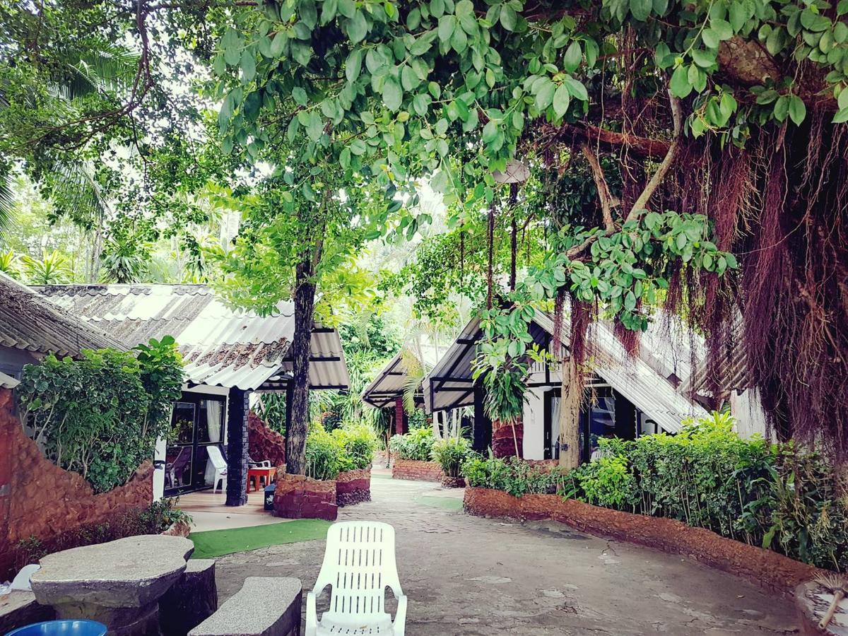 Pine Bungalow Krabi town Exteriör bild