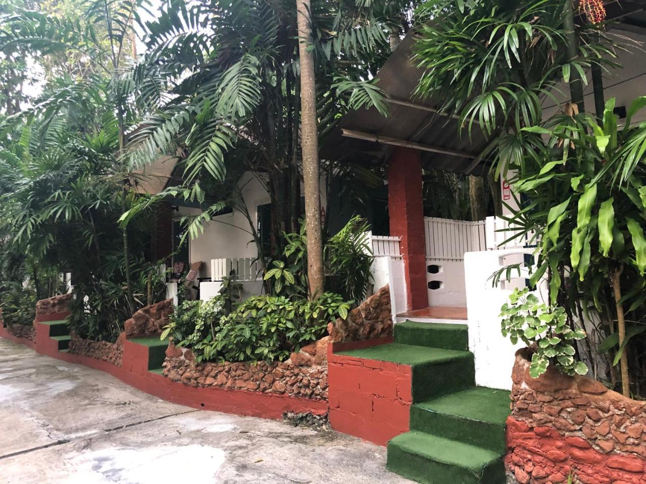 Pine Bungalow Krabi town Exteriör bild