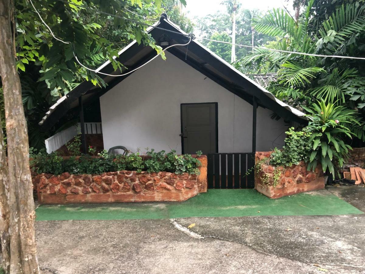 Pine Bungalow Krabi town Exteriör bild